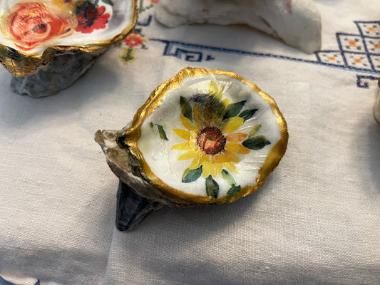  Beautiful Oyster trinket dishes - 1