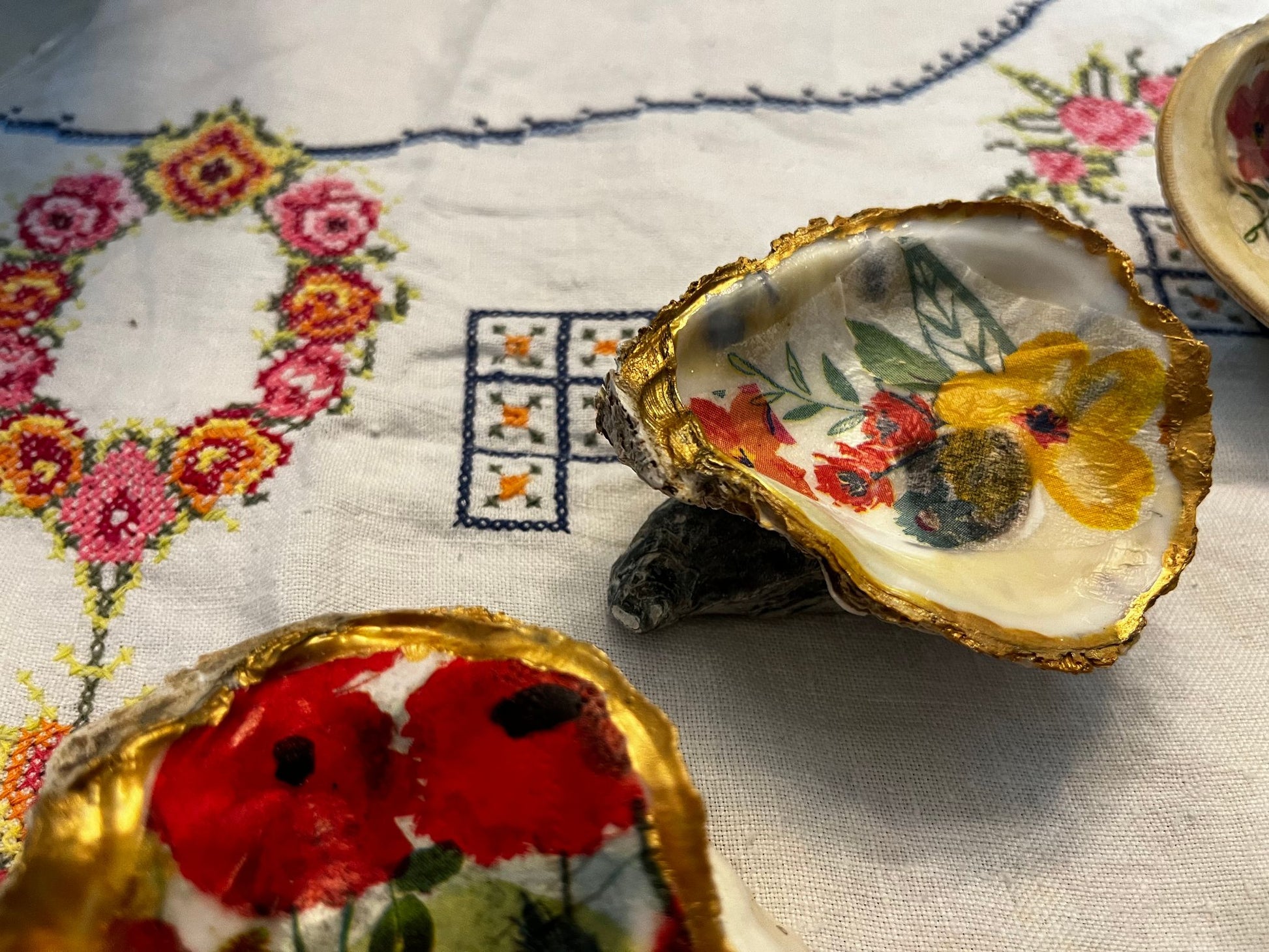 Poppy oyster trinket dishes - 2