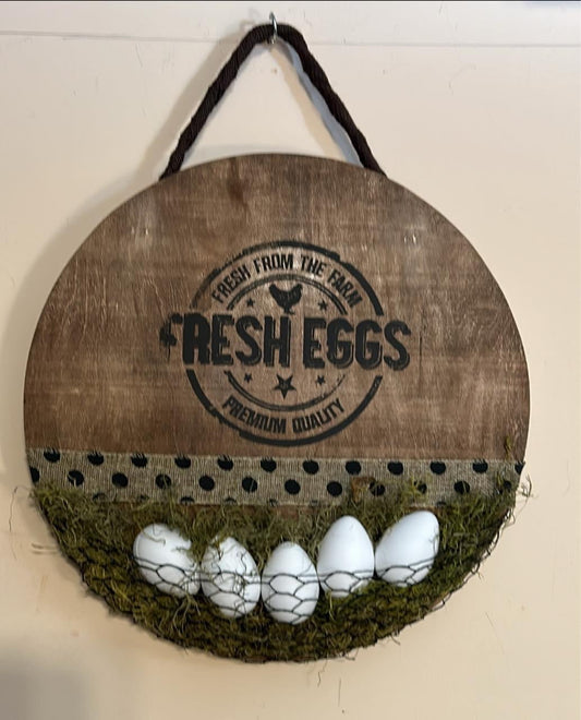 Fresh eggs wooden round - 1