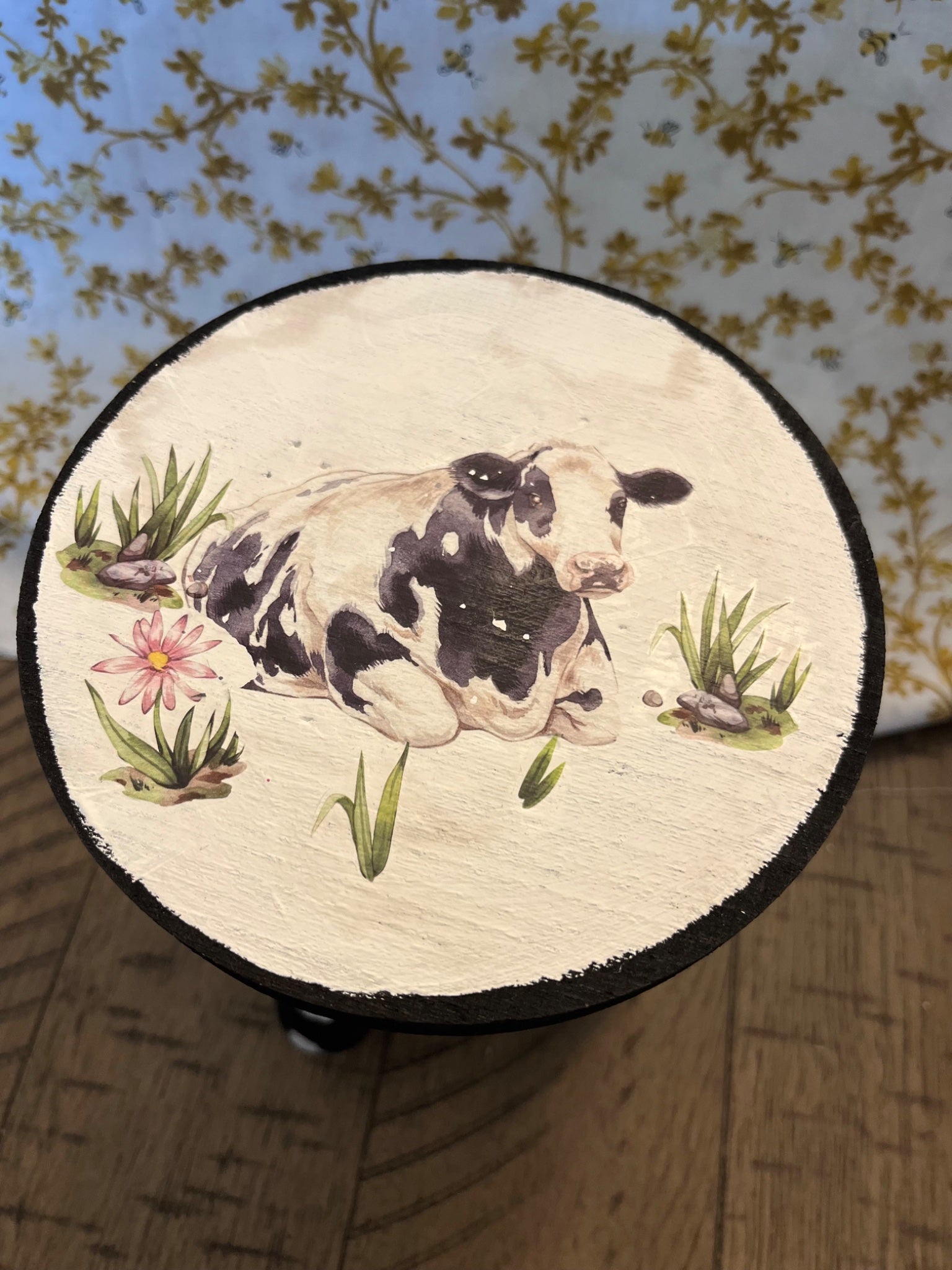 Holstein stool decor - 4