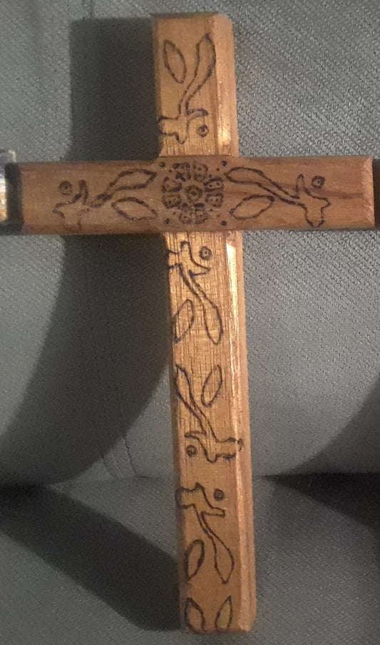 Flower design wooden cross - 1