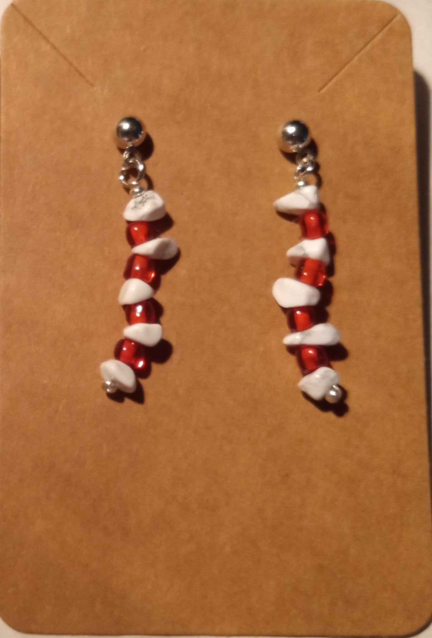 white Gemstones & red beads earrings - 1