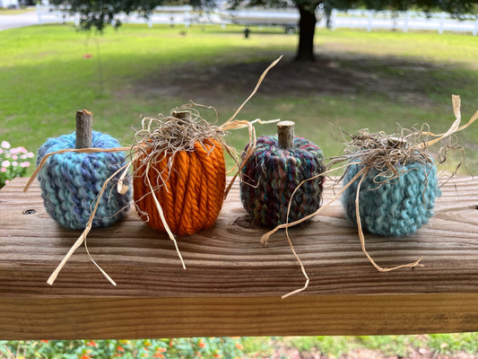 Small Yarn Pumpkins - 1