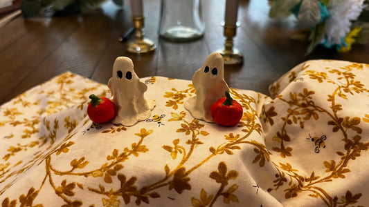 Miniature ghost with pumpkin - 1