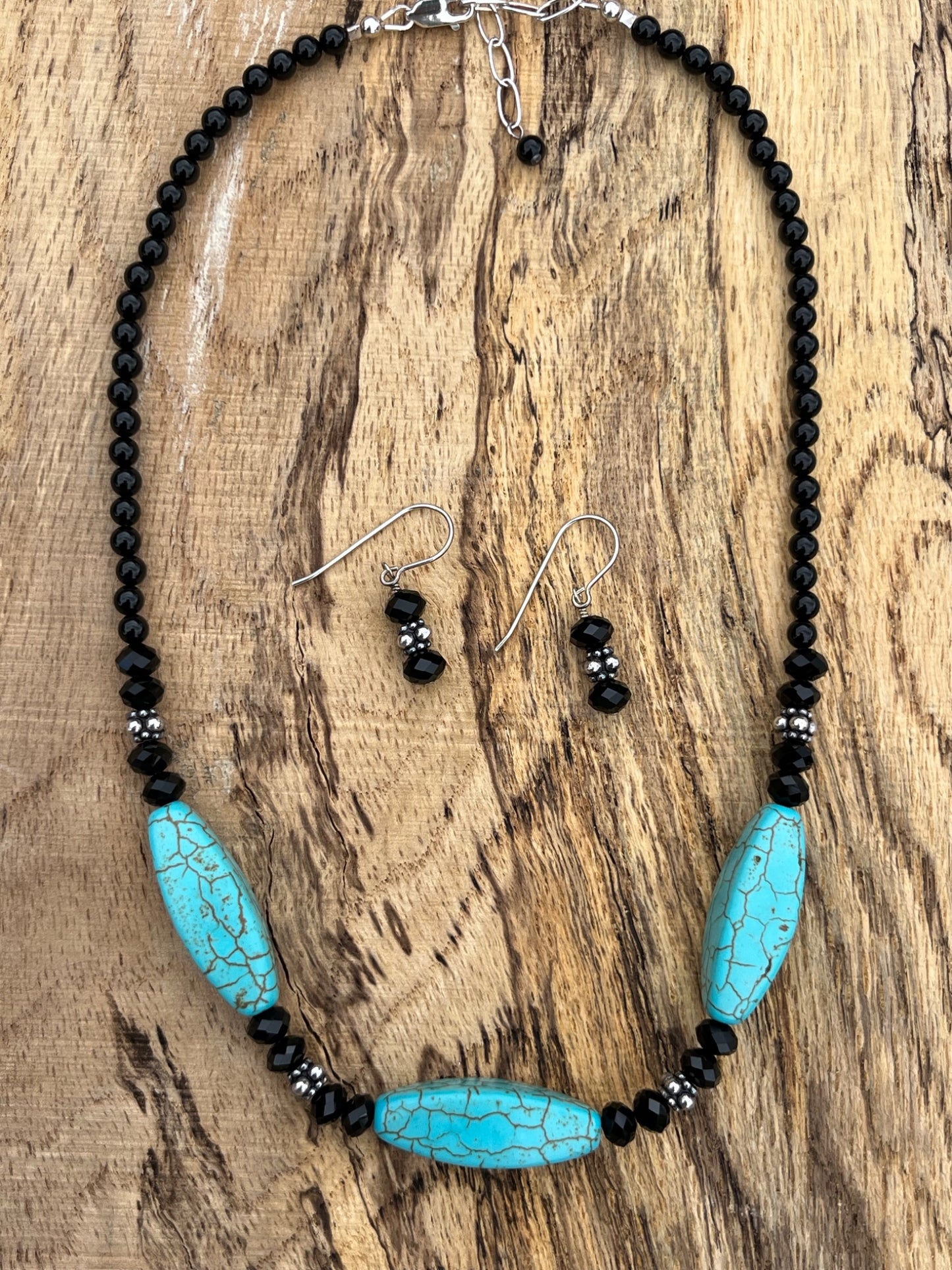 Turquoise (Chinese) crystal and black onyx necklace set - 1