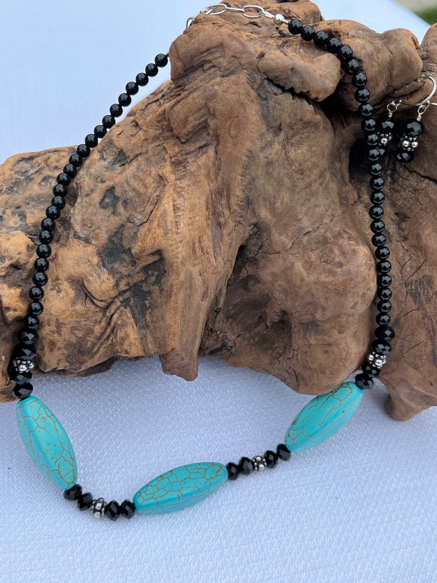 Turquoise (Chinese) crystal and black onyx necklace set - 2