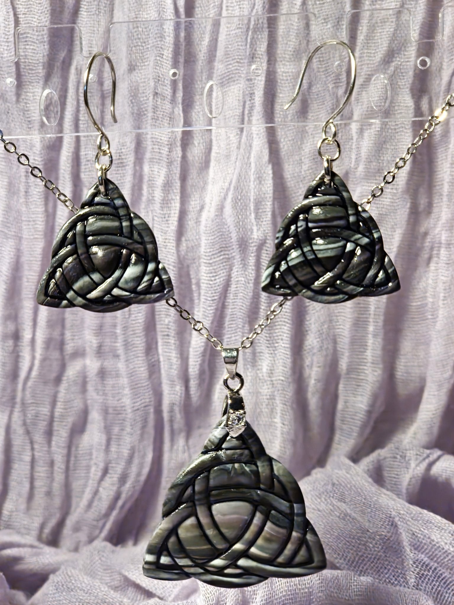 Triquetra / Trinity Knot -Shades of Grey  - 1