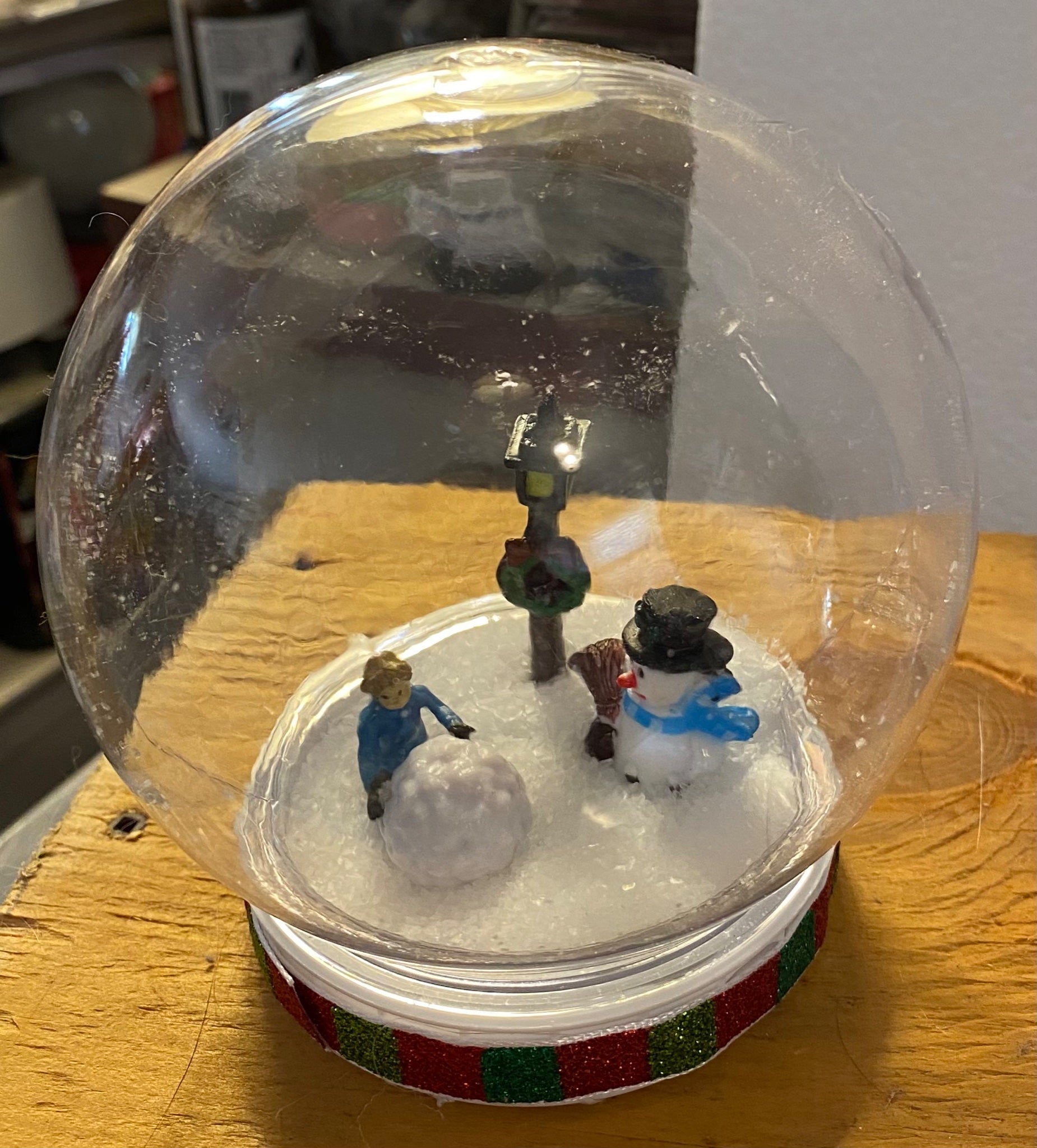 Small Christmas Snow Globe - 1