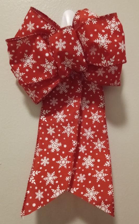 Red, white snowflakes bow - 1