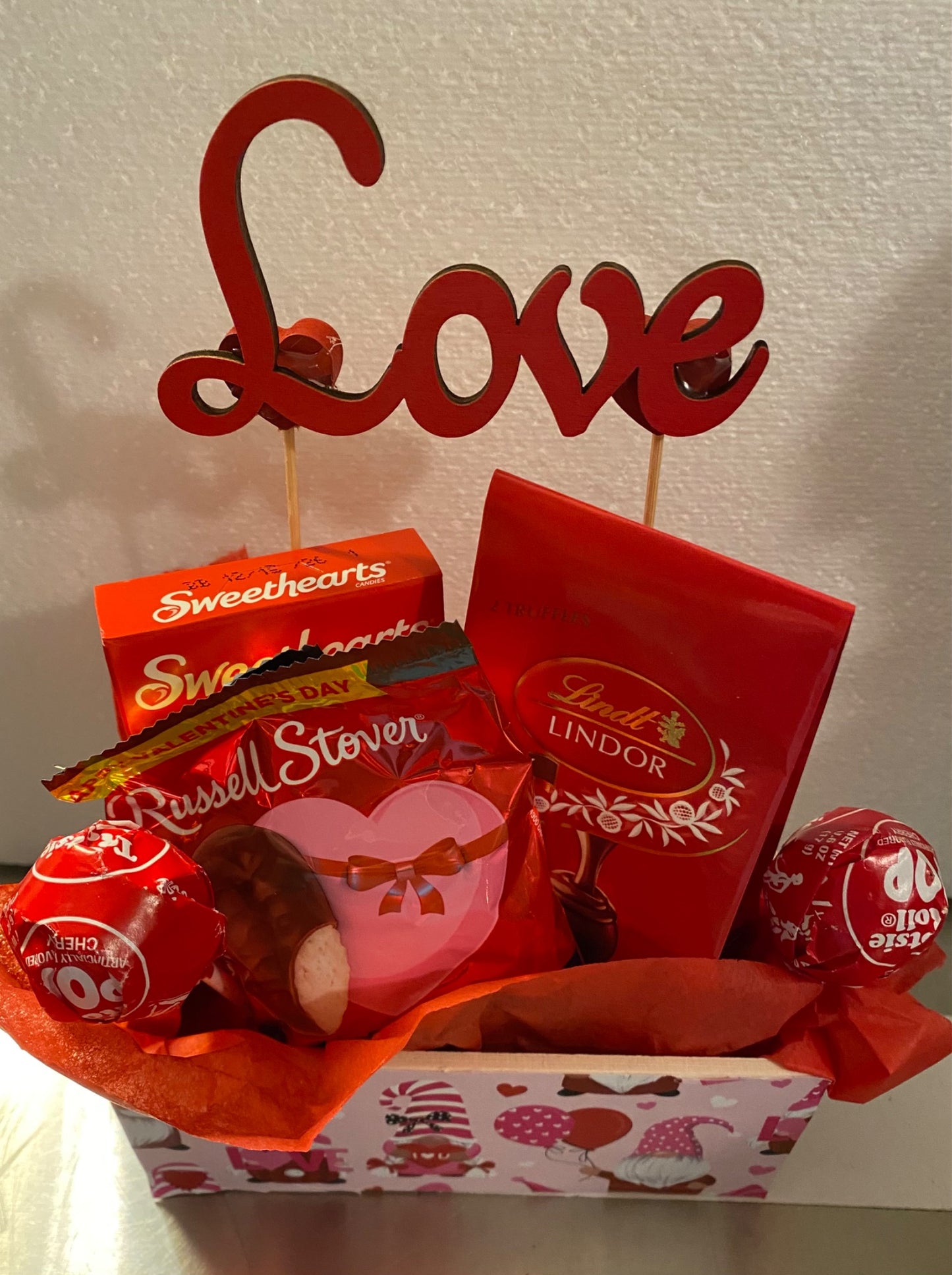 Wooden Valentine candy box - 2